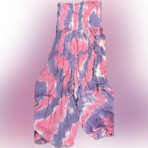 EE:Some tie-dye wide leg flowing pants with elastic waist